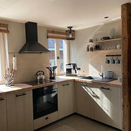 Lark Wanzleben-Borde